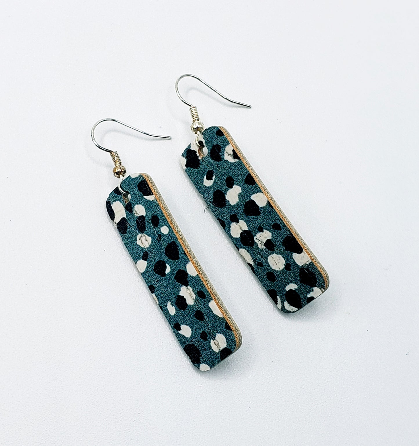 EVA - Turquoise w/black & white spots